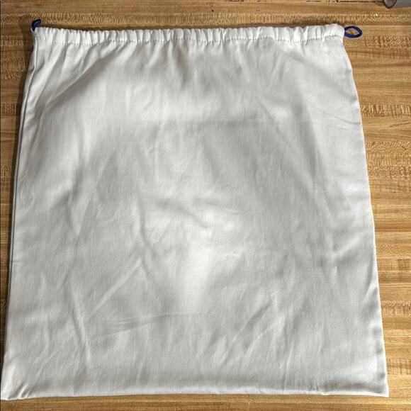 Burberry White Bag with Blue Knight Design - Picture 3 of 5